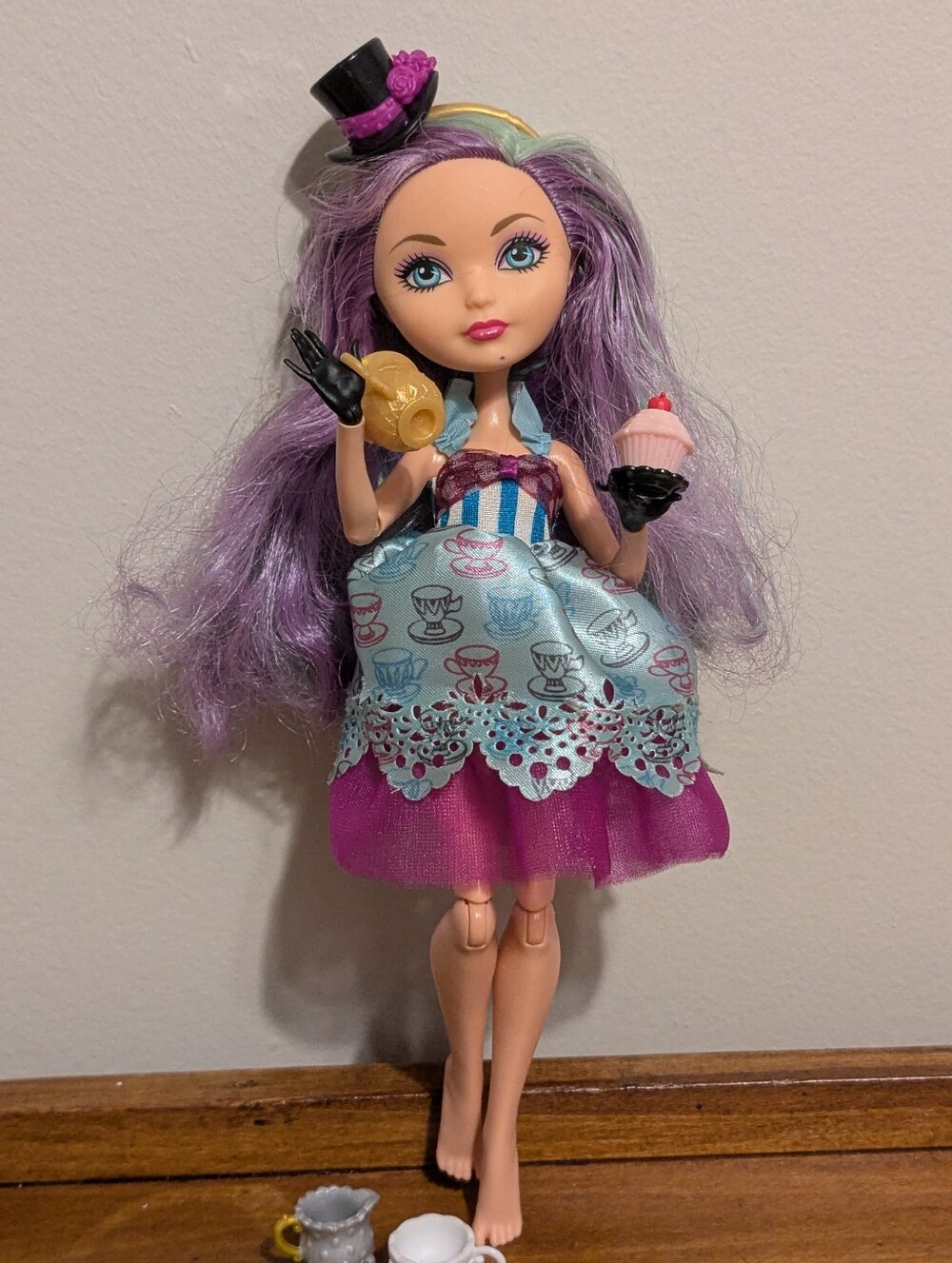 Ever After High Madeline Hatter doll ☕ 🧁